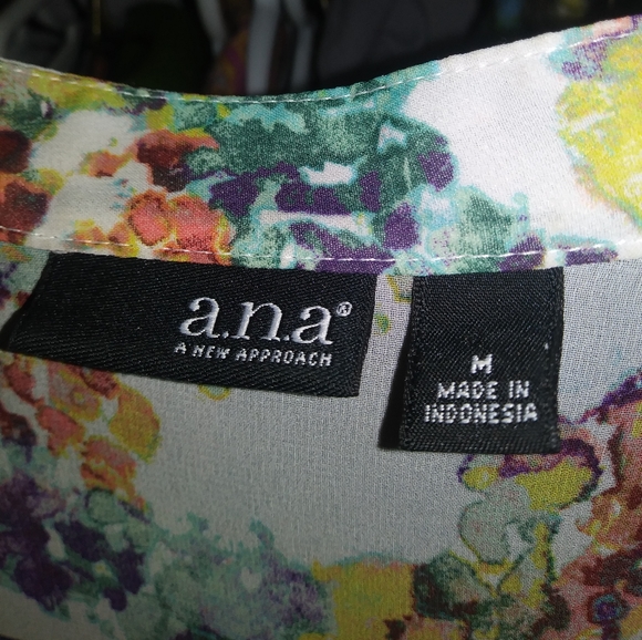 3/$20 Ana A New Approach blouse medium - Picture 4 of 4